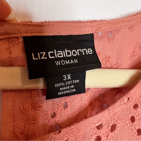 LIZ CLAIBORNE Ruffle Sleeves Eyelet Blouse. Size 3XL - Picture 7 of 7